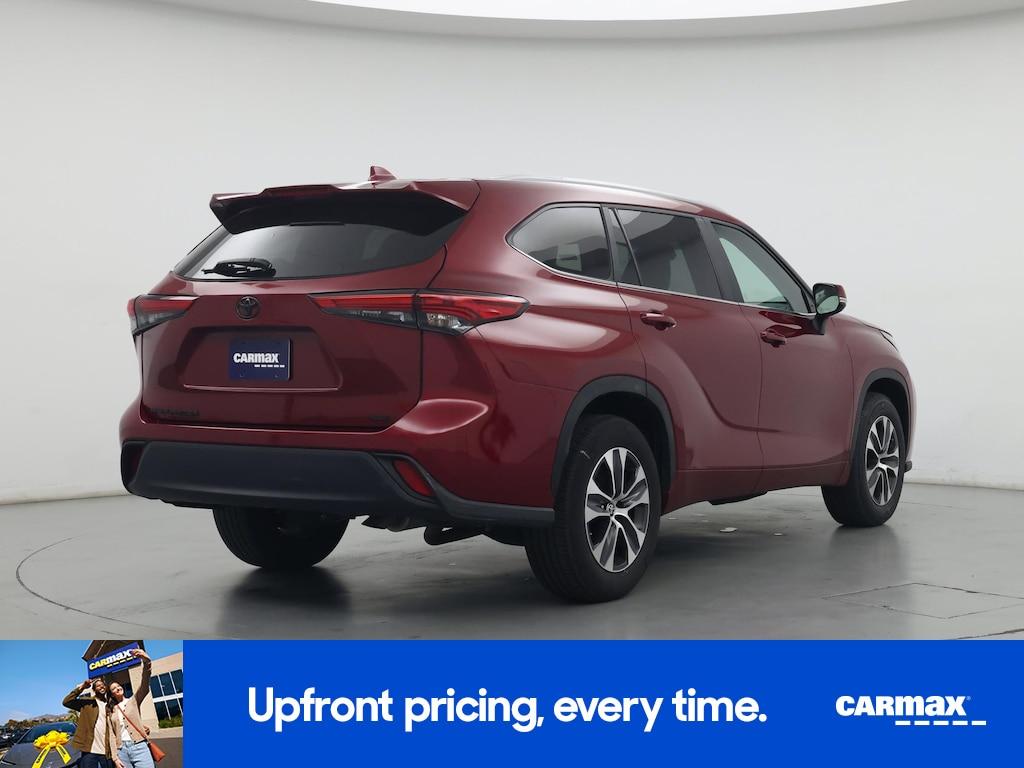 used 2023 Toyota Highlander car, priced at $35,998