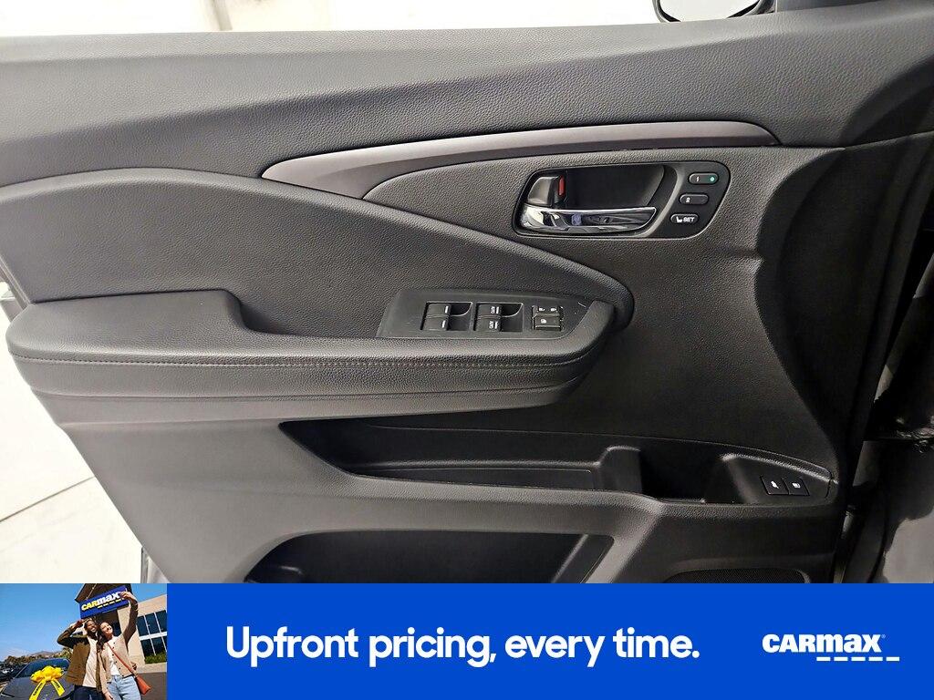 used 2022 Honda Pilot car, priced at $30,998