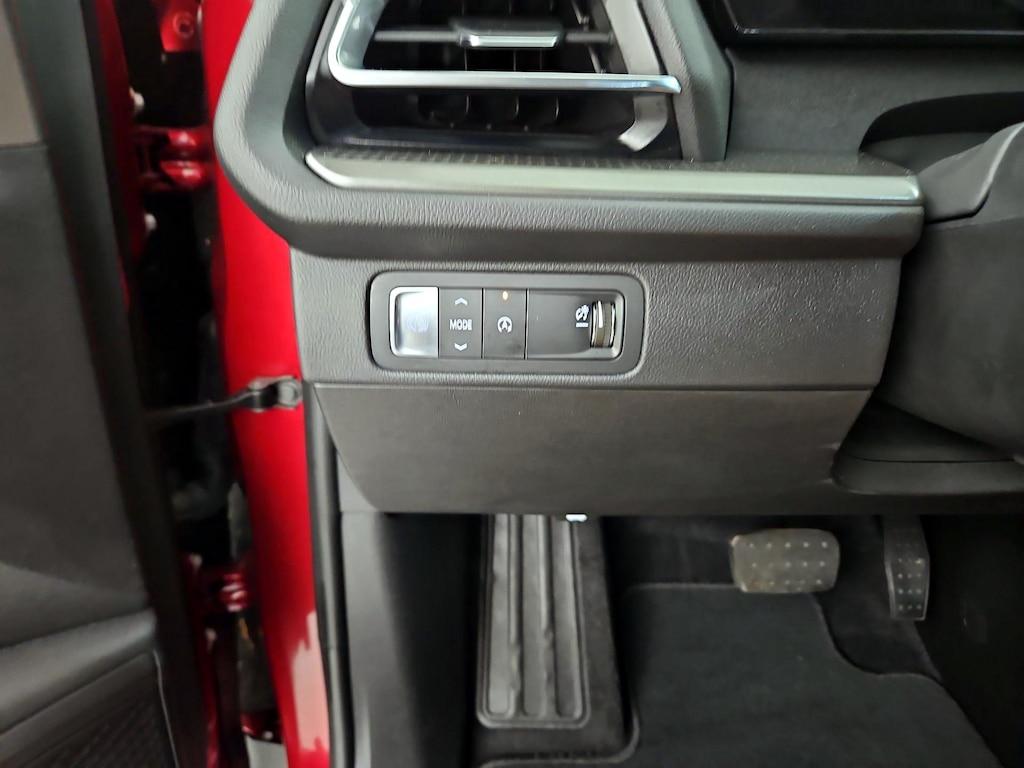 used 2024 Chevrolet Traverse car, priced at $41,998