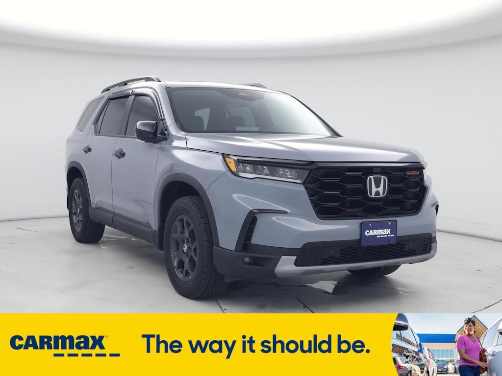 used 2025 Honda Pilot car, priced at $49,998
