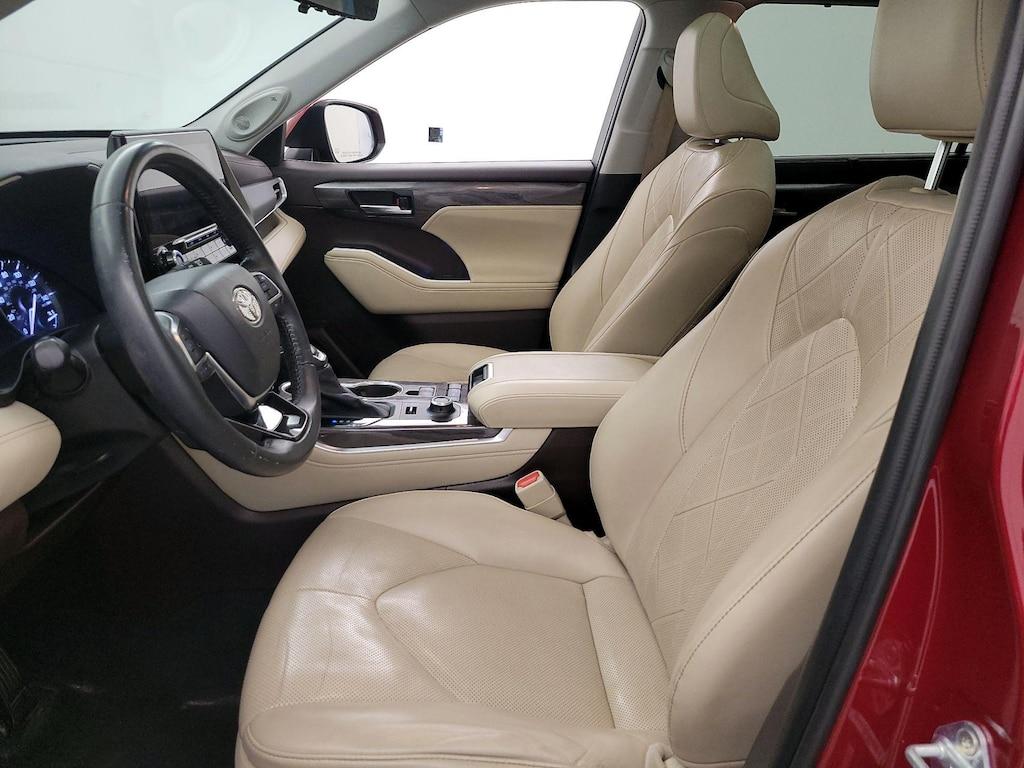 used 2021 Toyota Highlander car, priced at $39,998