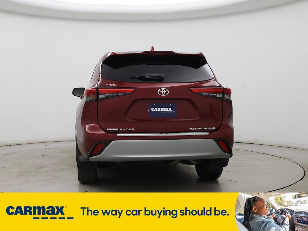 used 2021 Toyota Highlander car, priced at $39,998