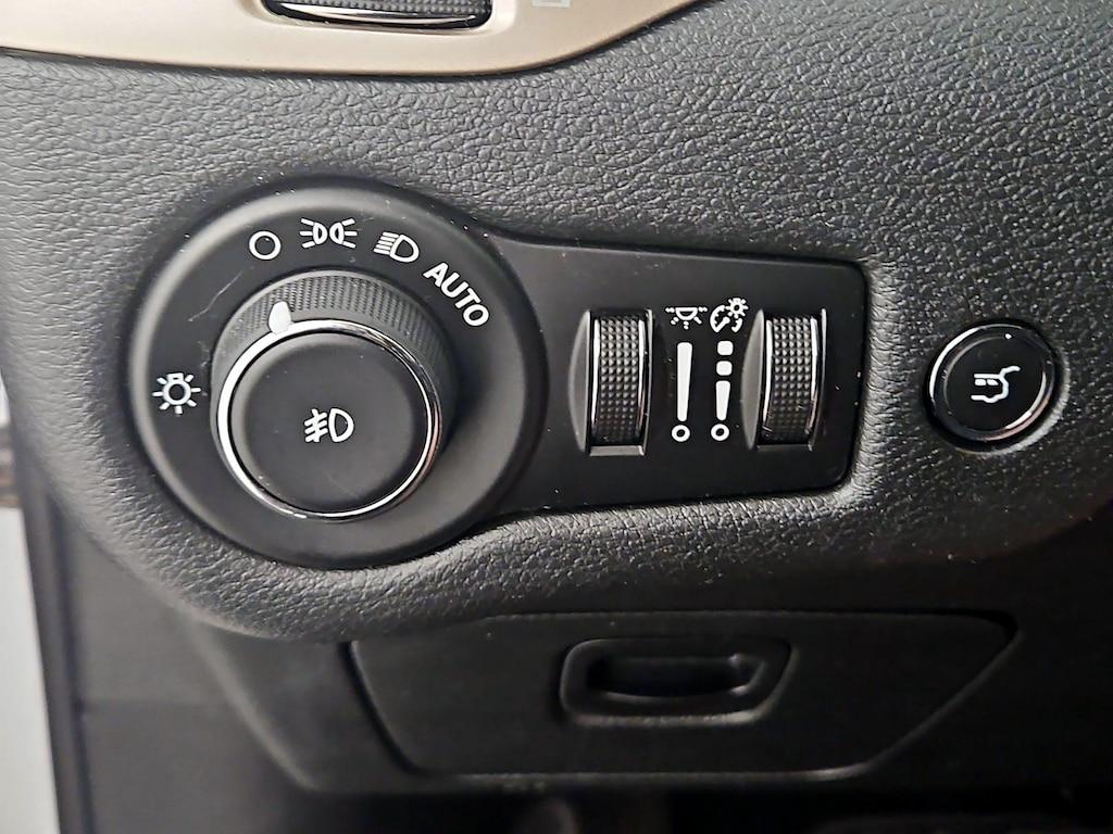 used 2015 Jeep Cherokee car, priced at $14,998
