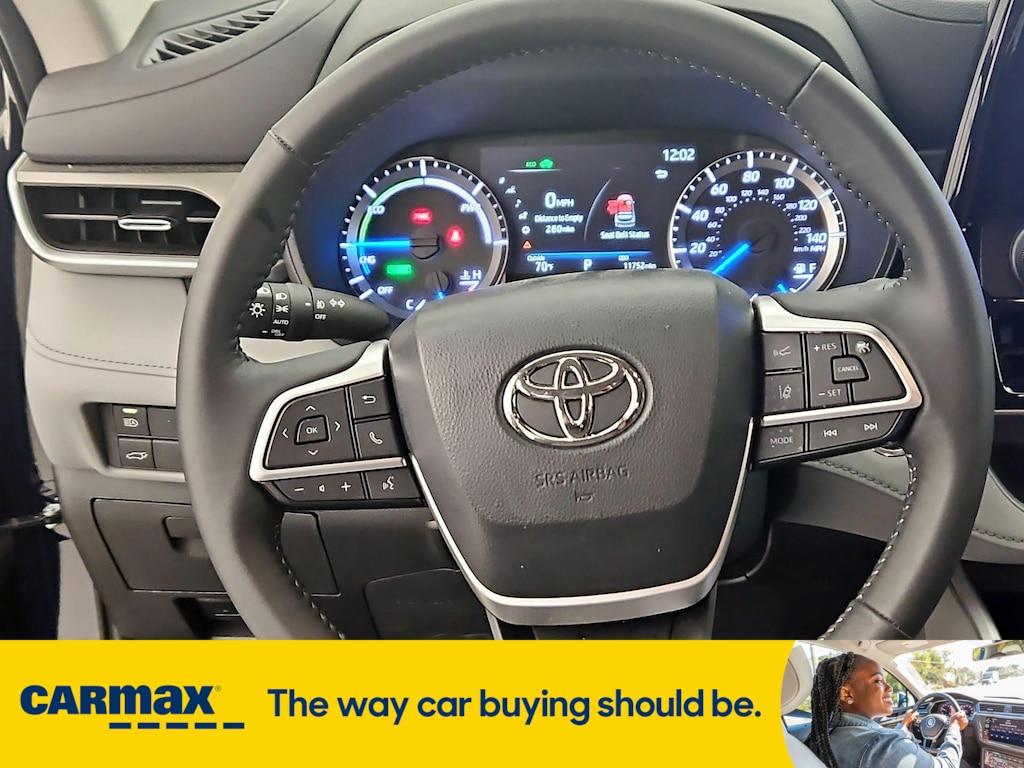 used 2023 Toyota Highlander Hybrid car, priced at $42,998