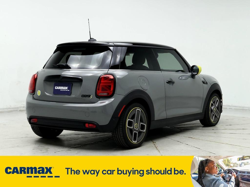 used 2022 MINI SE Hardtop car, priced at $24,998