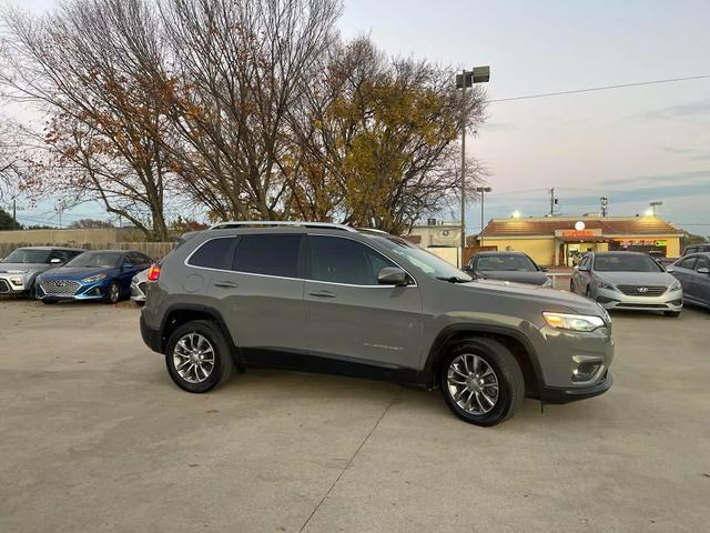 used 2019 Jeep Cherokee car, priced at $17,999