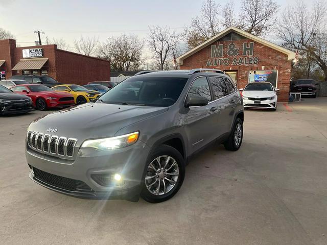 used 2019 Jeep Cherokee car, priced at $17,999