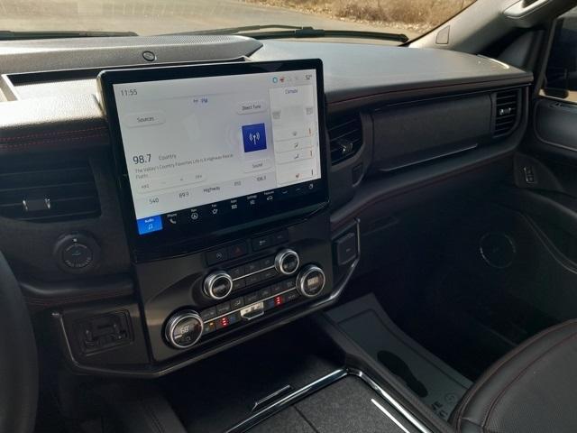 used 2024 Ford Expedition car, priced at $67,934