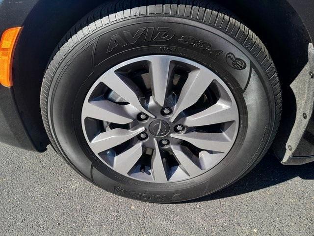 used 2024 Chrysler Pacifica Hybrid car, priced at $33,907