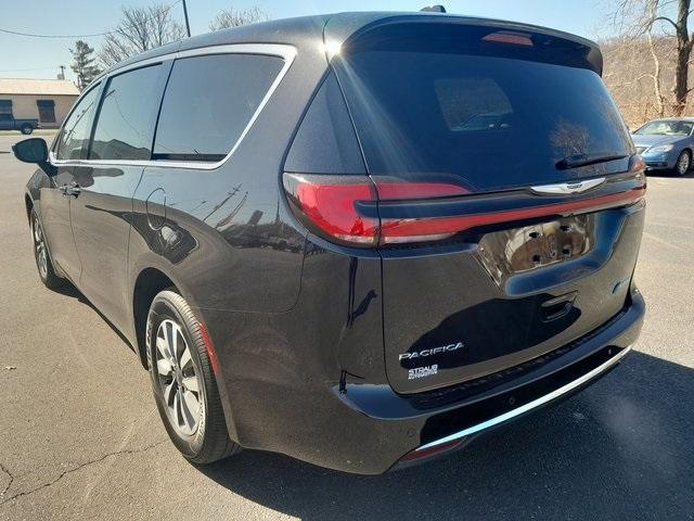used 2024 Chrysler Pacifica Hybrid car, priced at $33,907