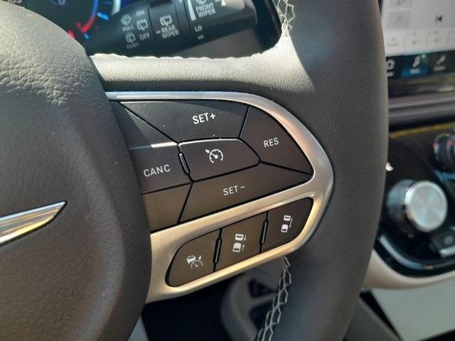 used 2024 Chrysler Pacifica Hybrid car, priced at $33,907