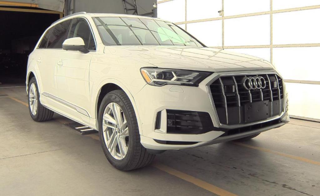 used 2023 Audi Q7 car, priced at $40,000