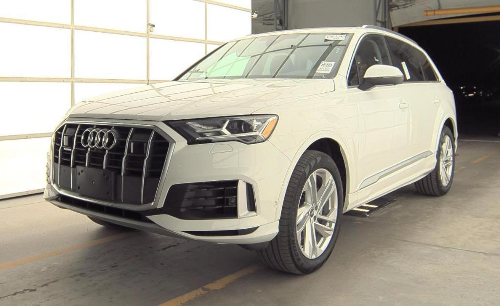 used 2023 Audi Q7 car, priced at $40,000