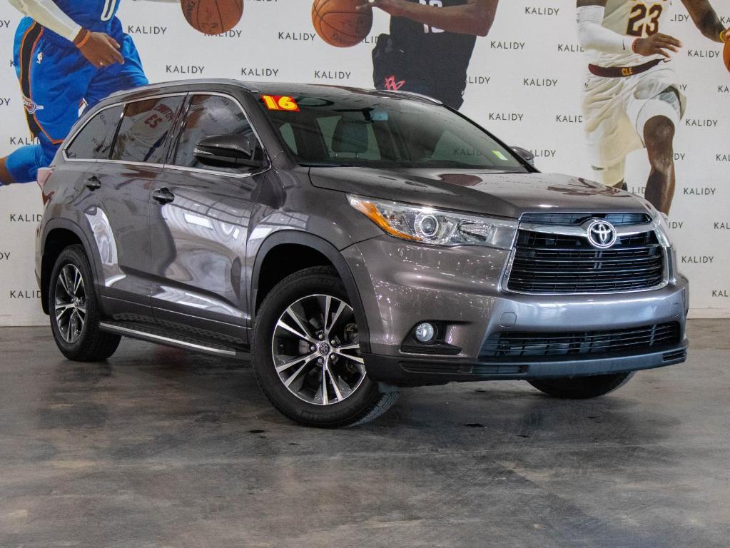 used 2016 Toyota Highlander car, priced at $20,500