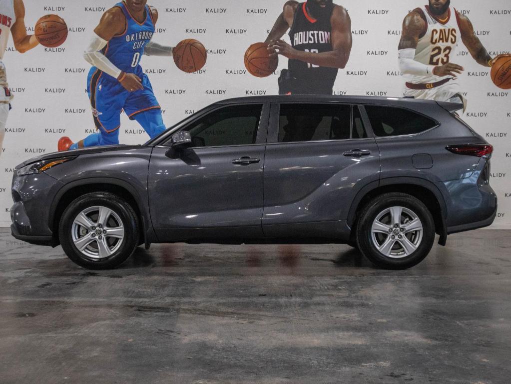 used 2024 Toyota Highlander car, priced at $35,750