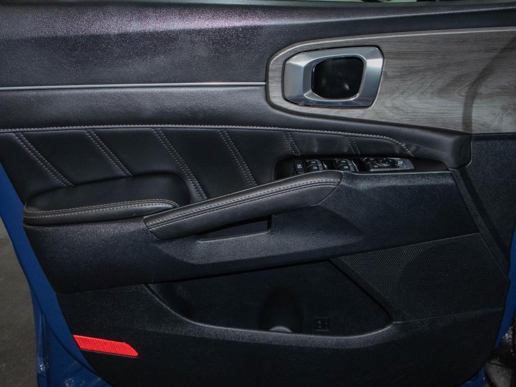 new 2025 Kia Sorento car, priced at $38,686