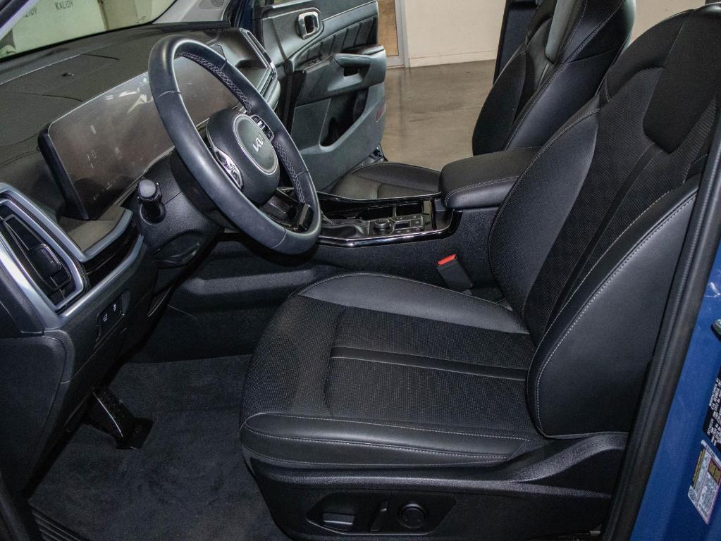 new 2025 Kia Sorento car, priced at $38,686