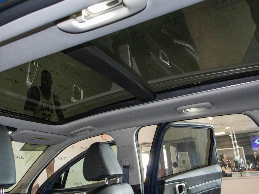 new 2025 Kia Sorento car, priced at $38,686