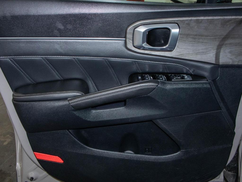 used 2025 Kia Sorento car, priced at $39,500