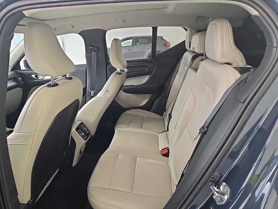 used 2021 Volvo XC40 car, priced at $22,500