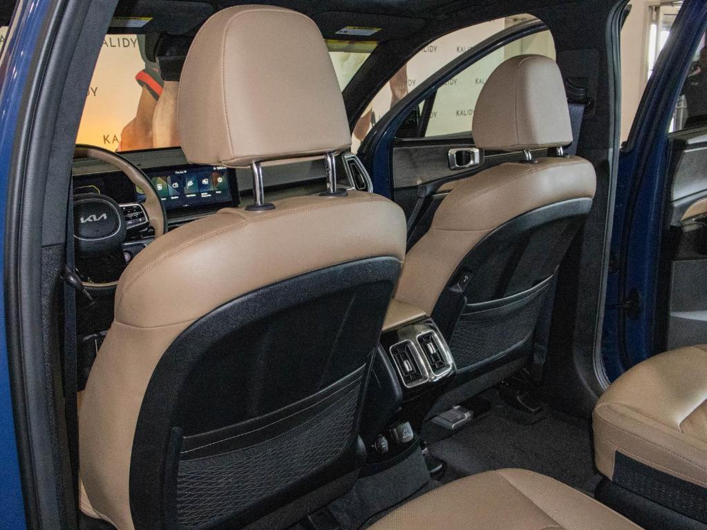 used 2025 Kia Sorento car, priced at $44,500