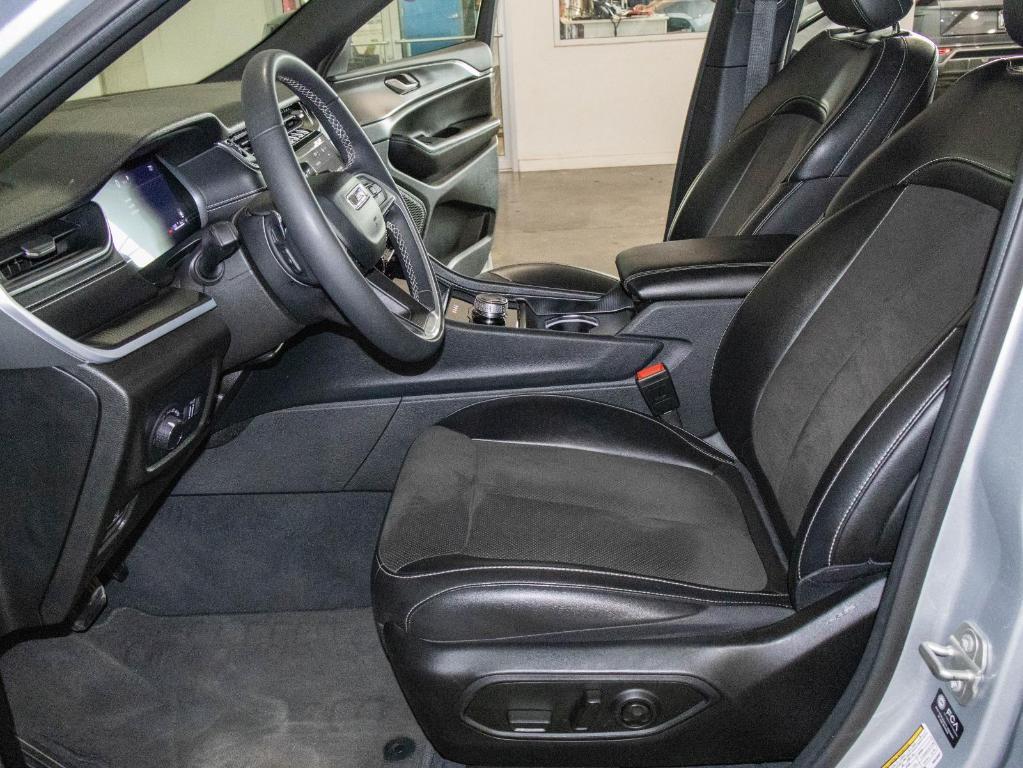 used 2024 Jeep Grand Cherokee L car, priced at $30,500