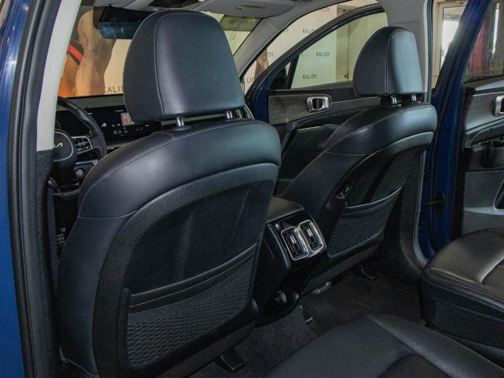 new 2025 Kia Sorento car, priced at $38,427