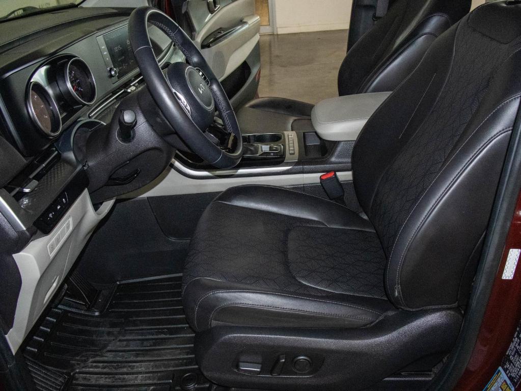 used 2023 Kia Carnival car, priced at $31,500