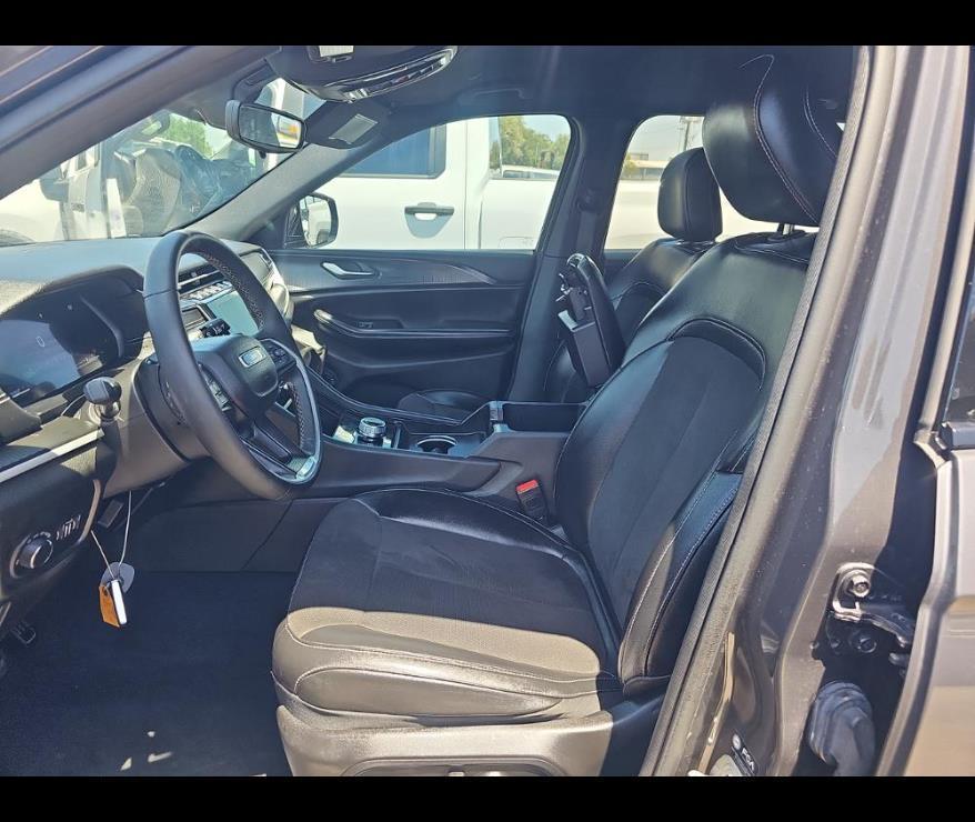 used 2023 Jeep Grand Cherokee car, priced at $28,000