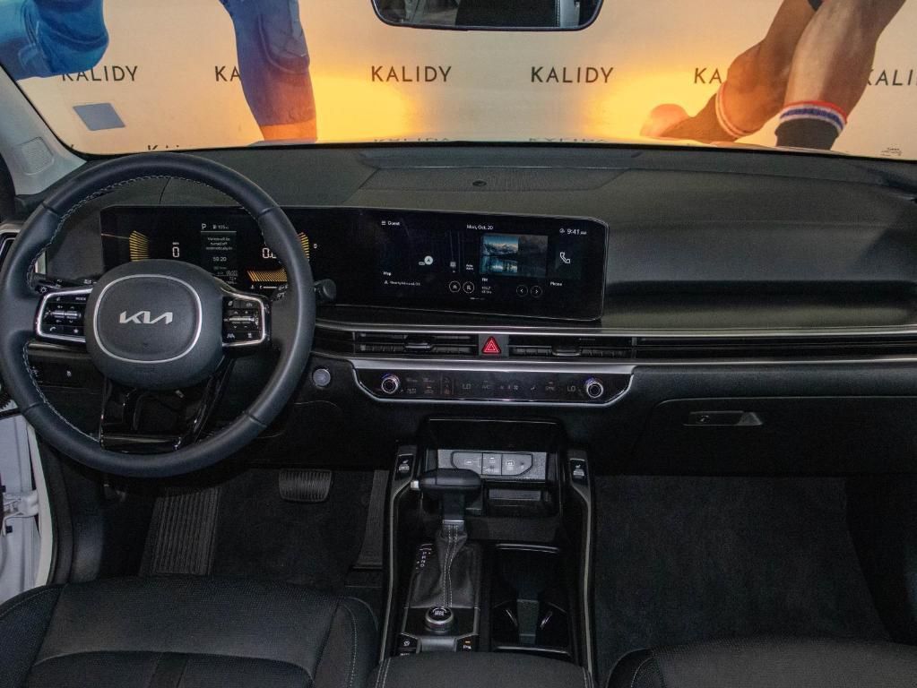 new 2025 Kia Sorento car, priced at $32,100