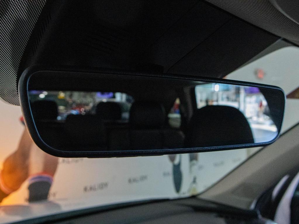 new 2025 Kia Sorento car, priced at $32,100