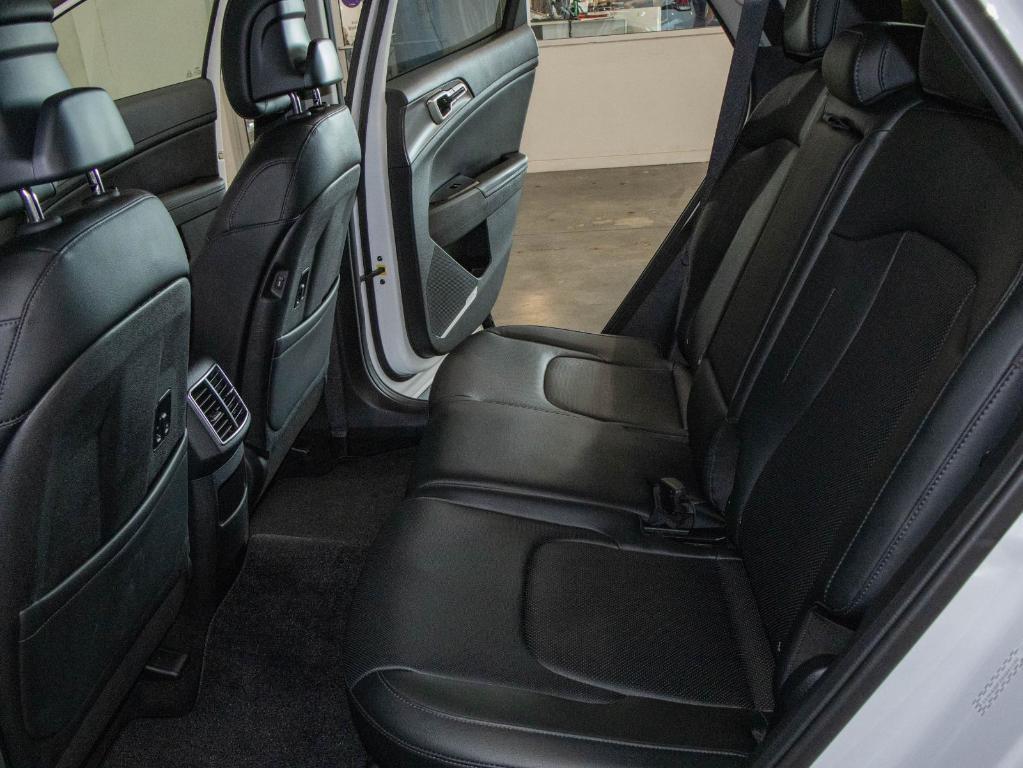 new 2025 Kia Sportage car, priced at $29,958
