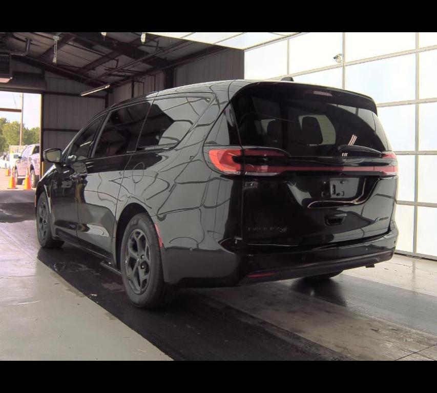 used 2022 Chrysler Pacifica Hybrid car, priced at $25,500