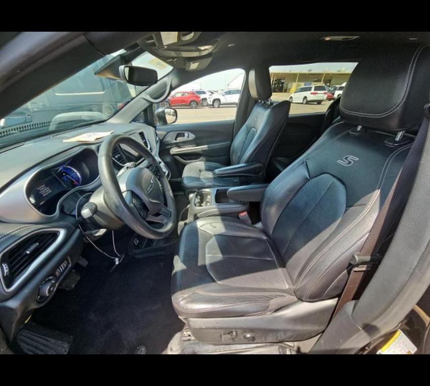 used 2022 Chrysler Pacifica Hybrid car, priced at $25,500