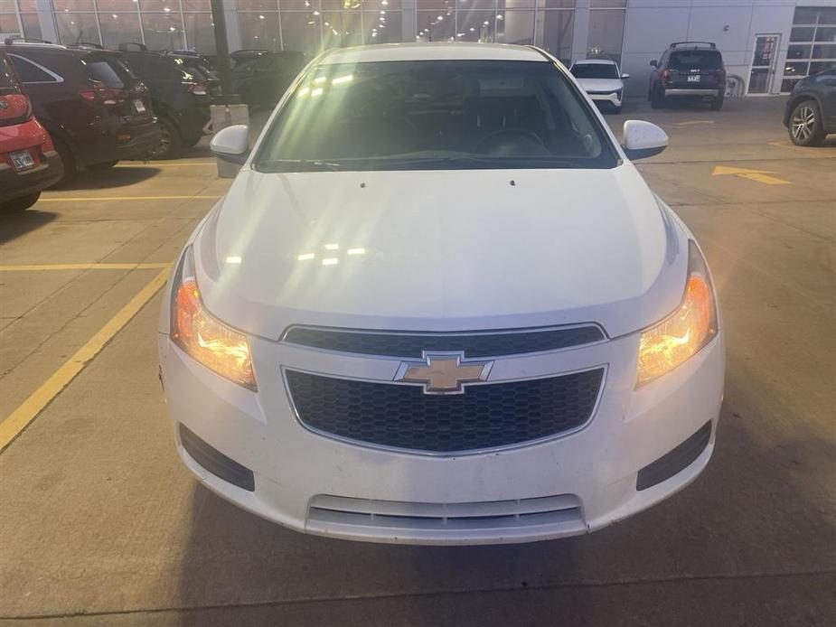 used 2014 Chevrolet Cruze car, priced at $6,000