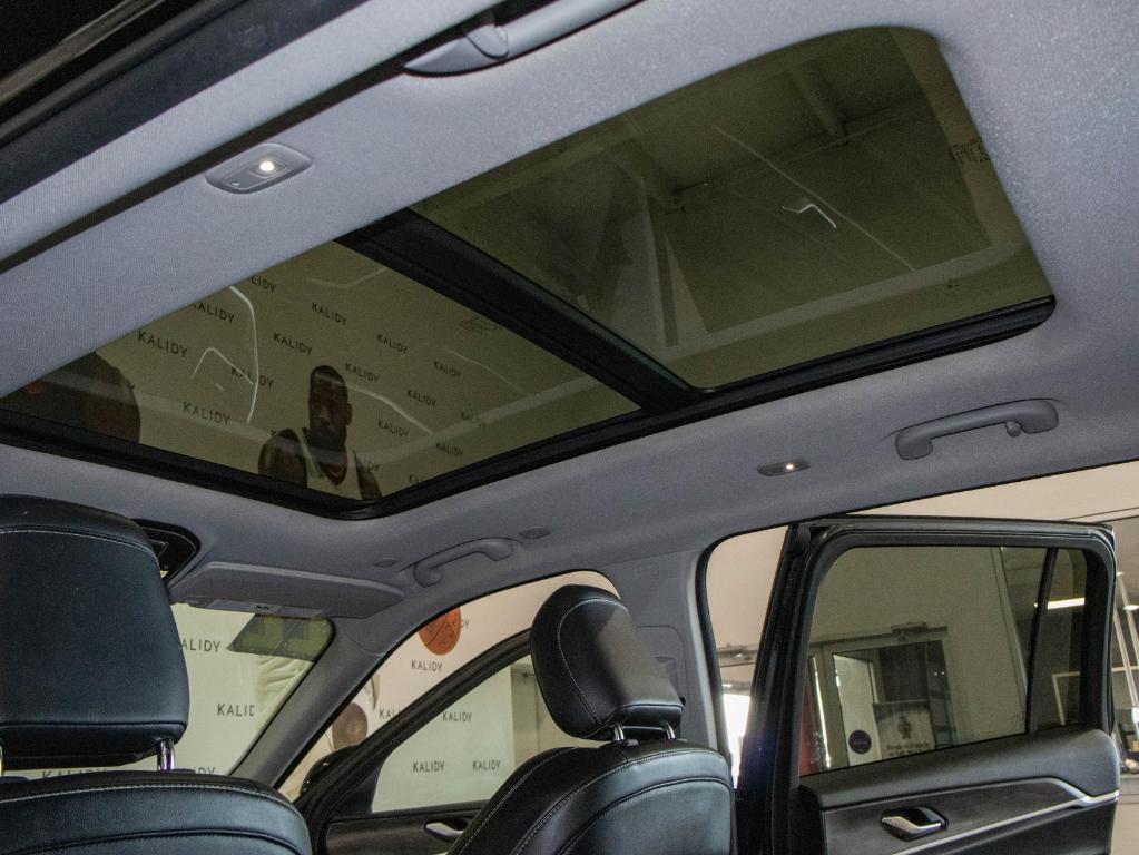 used 2022 Jeep Grand Cherokee L car, priced at $30,250