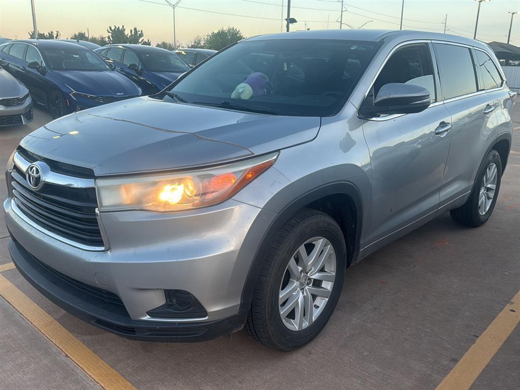 used 2015 Toyota Highlander car, priced at $13,500