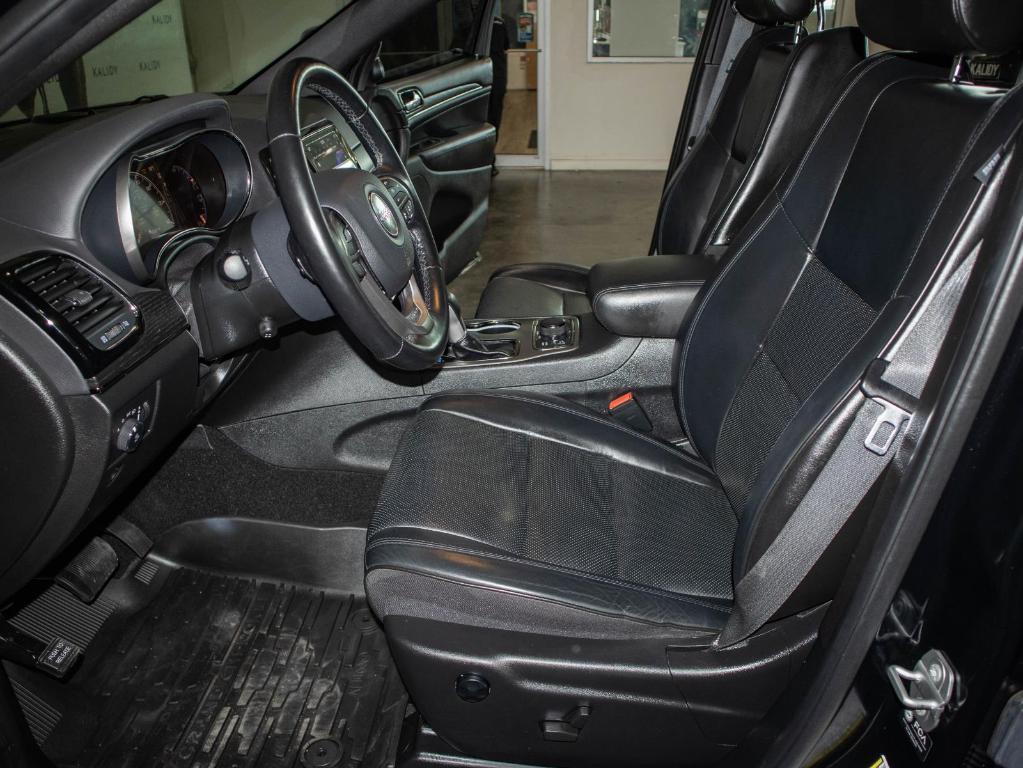 used 2021 Jeep Grand Cherokee car, priced at $31,000