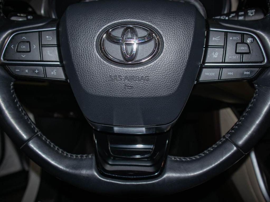 used 2020 Toyota Highlander car, priced at $30,000