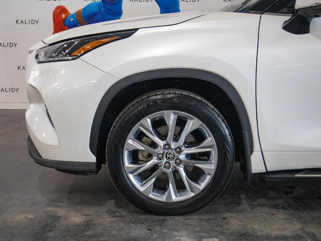 used 2020 Toyota Highlander car, priced at $29,250