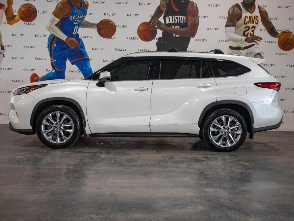 used 2020 Toyota Highlander car, priced at $29,250