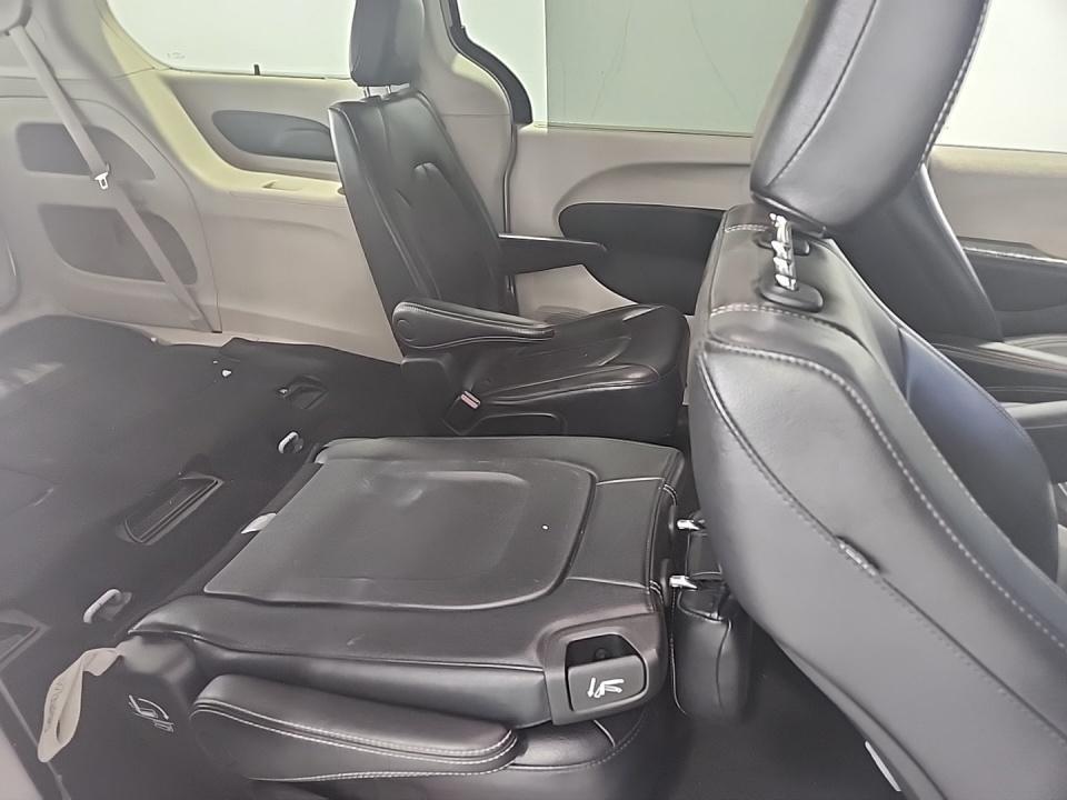 used 2022 Chrysler Pacifica car, priced at $22,000