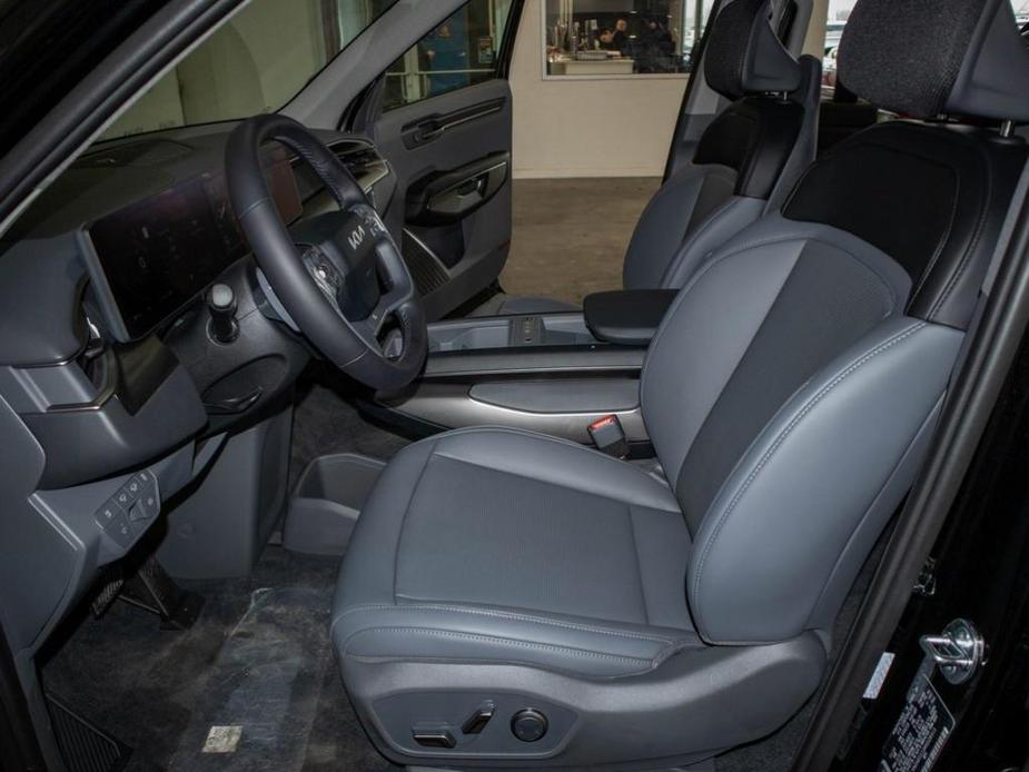 new 2024 Kia EV9 car, priced at $53,135