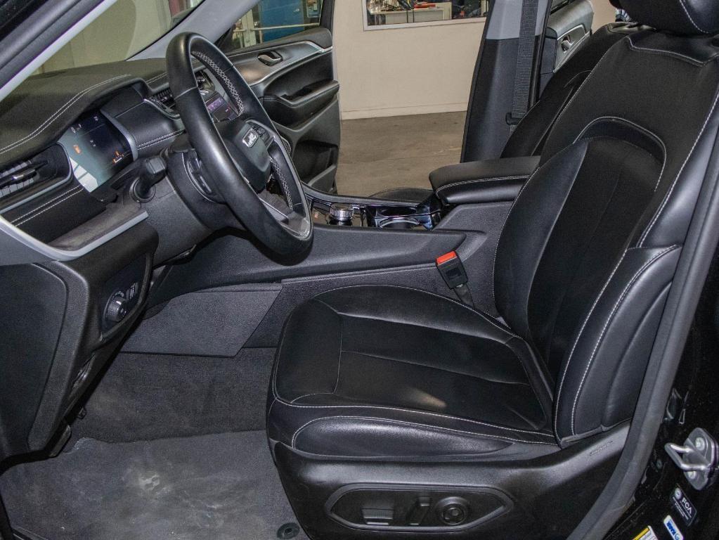 used 2022 Jeep Grand Cherokee car, priced at $30,250