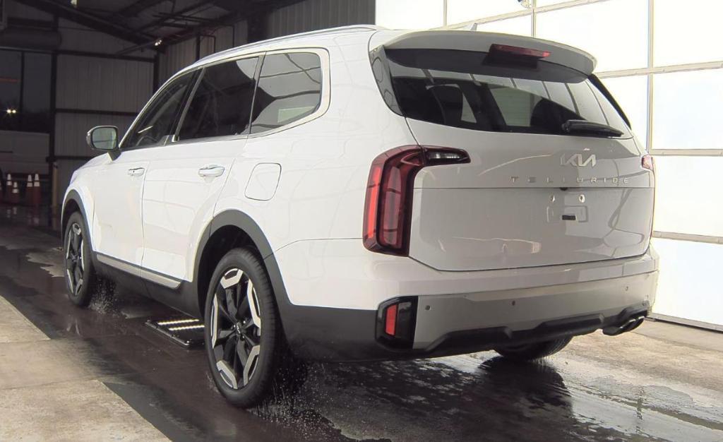 used 2024 Kia Telluride car, priced at $36,250