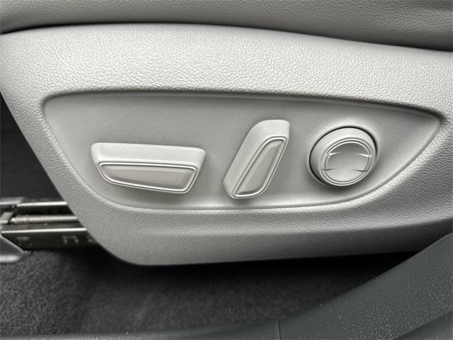 used 2022 Toyota Highlander car, priced at $39,039