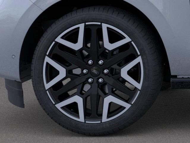 new 2025 Ford Expedition car, priced at $92,010