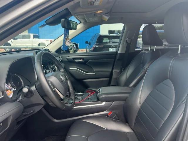used 2023 Toyota Highlander car, priced at $36,971