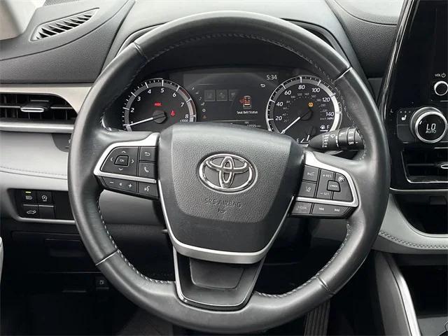 used 2023 Toyota Highlander car, priced at $34,496