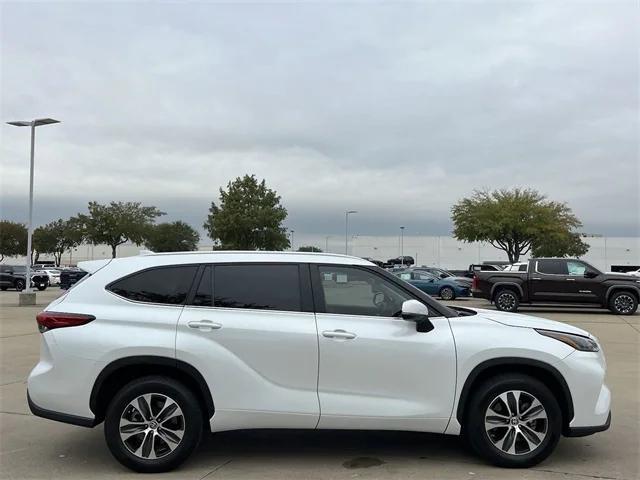 used 2023 Toyota Highlander car, priced at $34,496